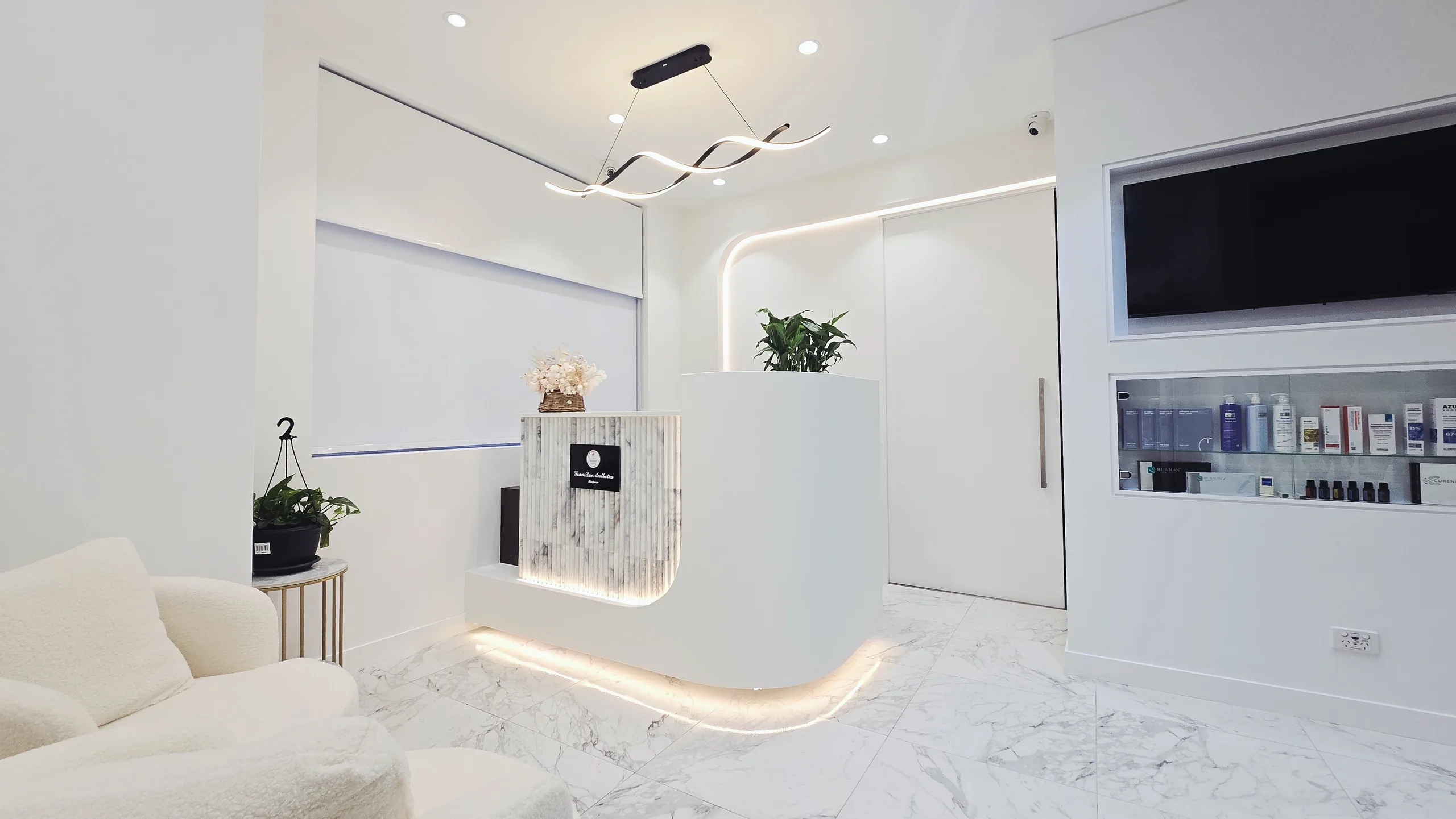 Reception at YouniQue Aesthetics in Eastwood