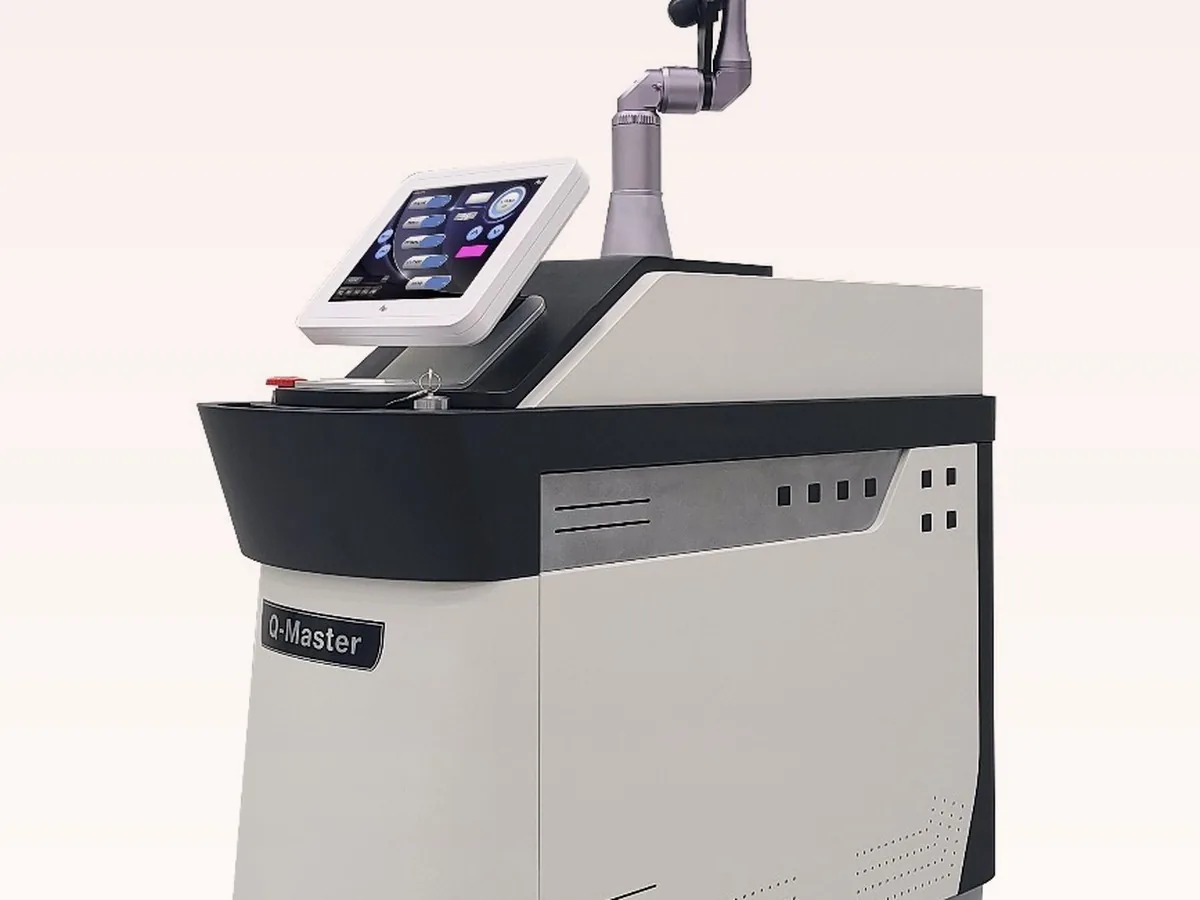 Close-up of the Q-Master Q-switched laser